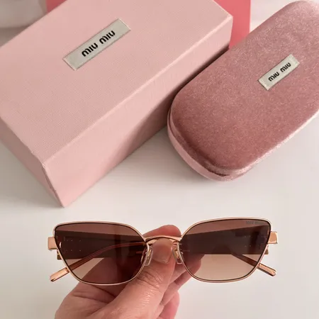 スーパーコピー ミュウミュウ サングラス