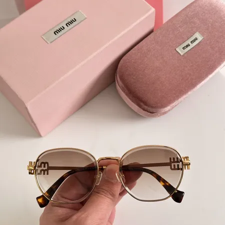 スーパーコピー ミュウミュウ サングラス