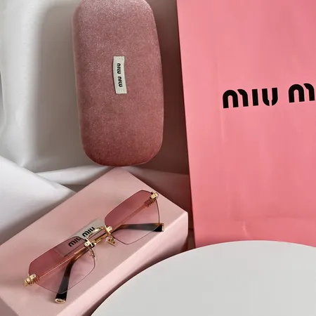 スーパーコピー ミュウミュウ サングラス