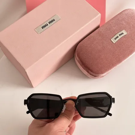 スーパーコピー ミュウミュウ サングラス