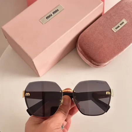 スーパーコピー ミュウミュウ サングラス