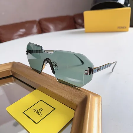  スーパーコピー ヴェルサーチ サングラス