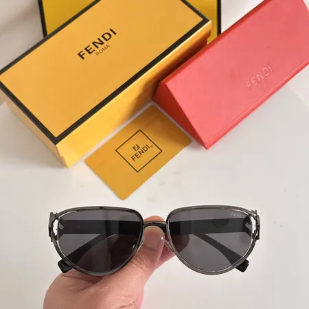  スーパーコピー ヴェルサーチ サングラス