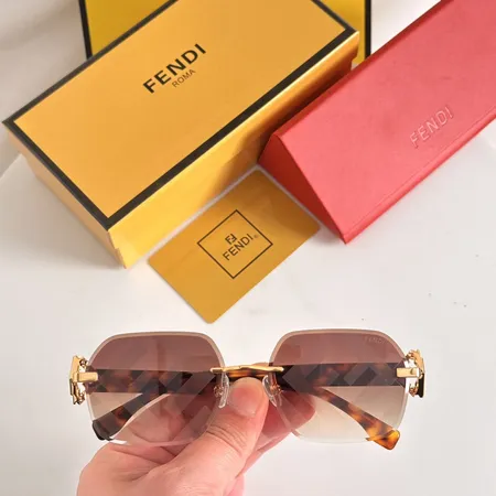  スーパーコピー ヴェルサーチ サングラス