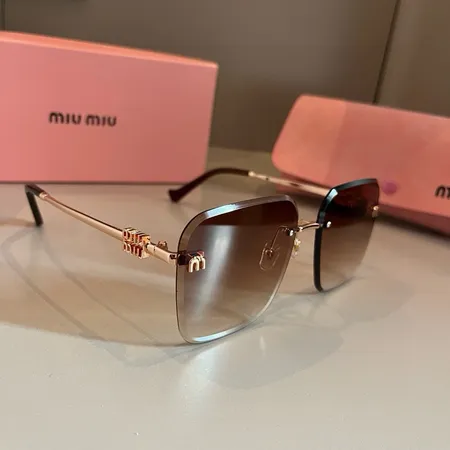 スーパーコピー ミュウミュウ サングラス