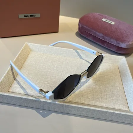 スーパーコピー ミュウミュウ サングラス
