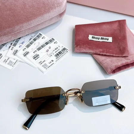 スーパーコピー ミュウミュウ サングラス
