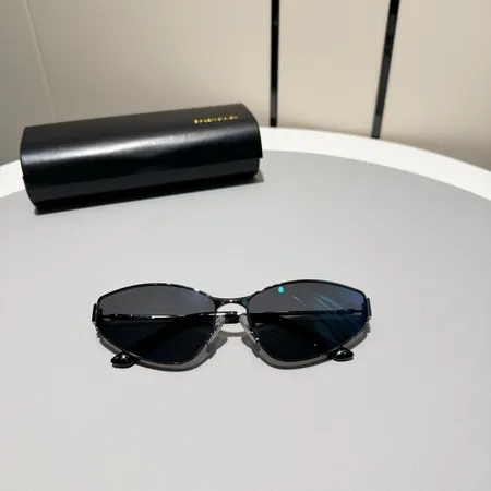 スーパーコピー バレンシアガ サングラス