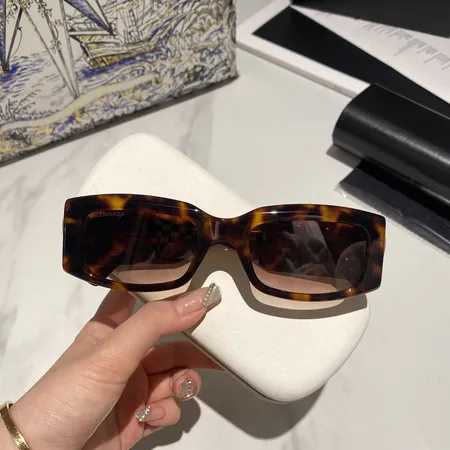 スーパーコピー バレンシアガ サングラス