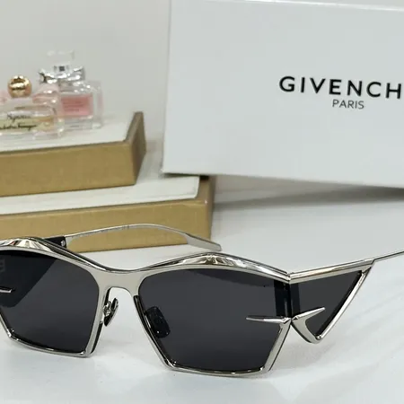 スーパーコピー バレンシアガ サングラス