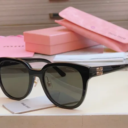 スーパーコピー ミュウミュウ サングラス