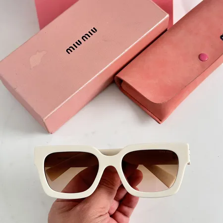 スーパーコピー ミュウミュウ サングラス