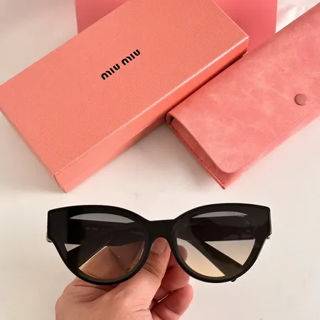 スーパーコピー ミュウミュウ サングラス