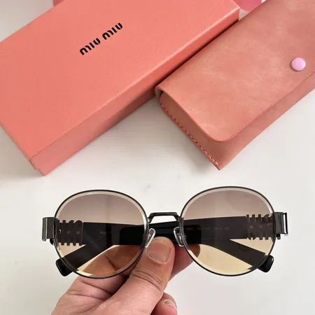 スーパーコピー ミュウミュウ サングラス