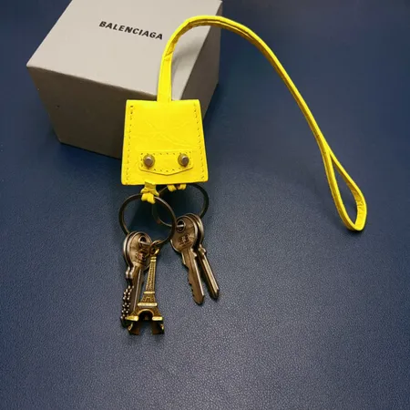 スーパーコピー バレンシアガ キーホルダー