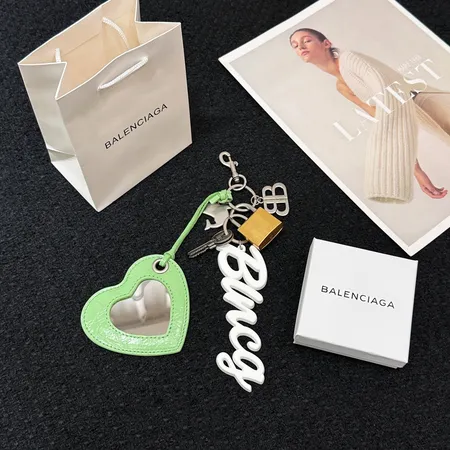 スーパーコピー プラダ キーホルダー