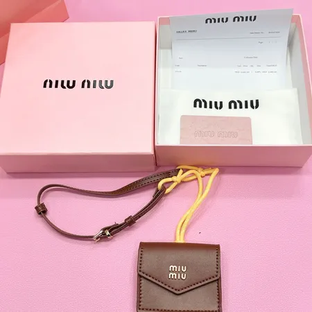 スーパーコピー ミュウミュウ キーホルダー