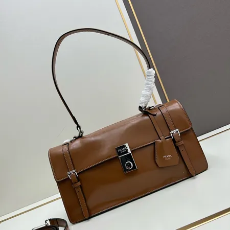 スーパーコピー プラダ キーホルダー