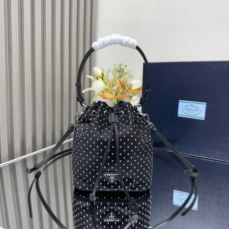 スーパーコピー プラダ キーホルダー