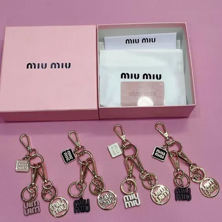スーパーコピー ミュウミュウ キーホルダー