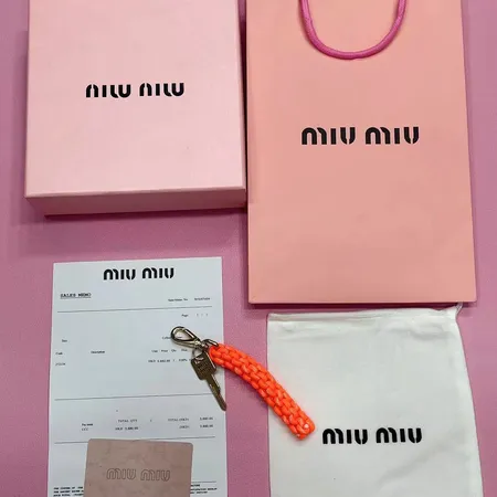 スーパーコピー ミュウミュウ キーホルダー