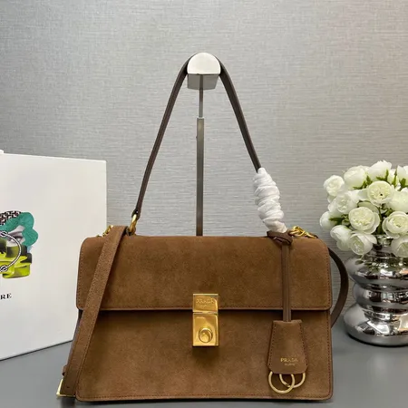 スーパーコピー プラダ キーホルダー