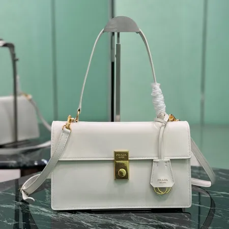 スーパーコピー バレンシアガ キーホルダー