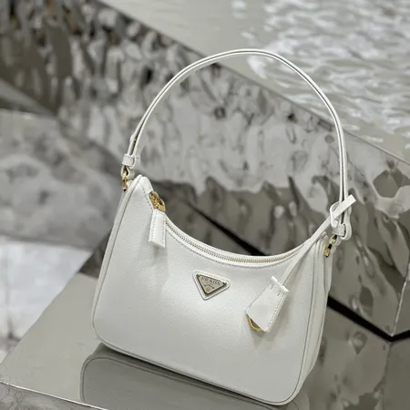 スーパーコピー プラダ キーホルダー