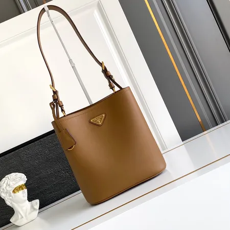 スーパーコピー プラダ キーホルダー