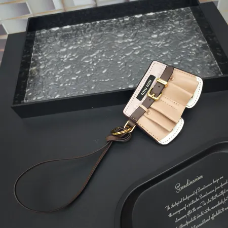 スーパーコピー ミュウミュウ キーホルダー