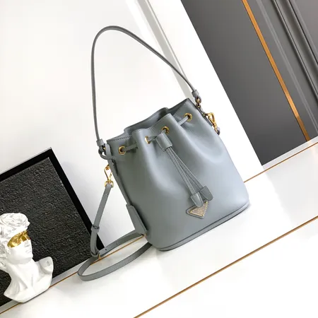 スーパーコピー プラダ キーホルダー