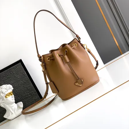 スーパーコピー プラダ キーホルダー