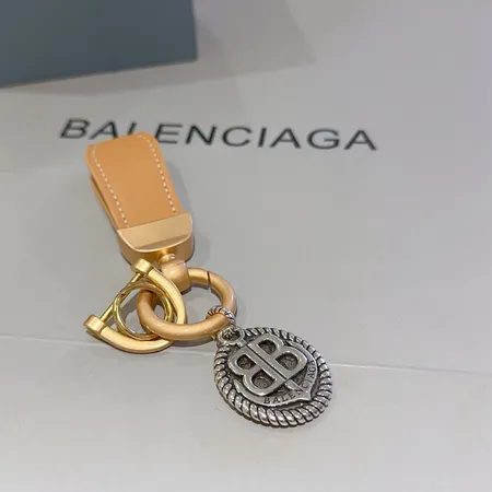 スーパーコピー バレンシアガ キーホルダー