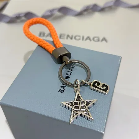 スーパーコピー バレンシアガ キーホルダー
