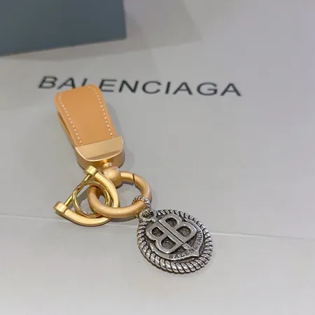 スーパーコピー バレンシアガ キーホルダー