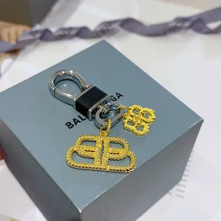 スーパーコピー バレンシアガ キーホルダー
