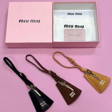 スーパーコピー ミュウミュウ キーホルダー