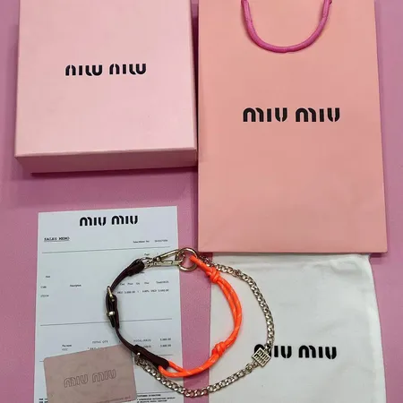 スーパーコピー ミュウミュウ キーホルダー