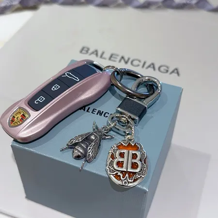 スーパーコピー バレンシアガ キーホルダー