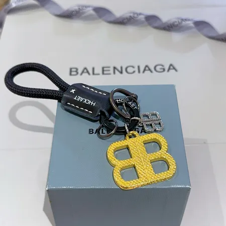 スーパーコピー バレンシアガ キーホルダー