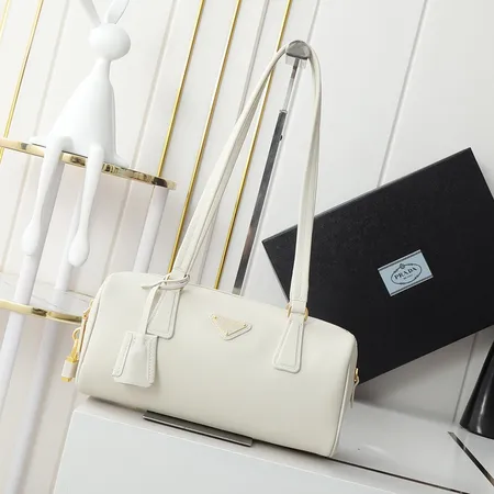 スーパーコピー プラダ キーホルダー