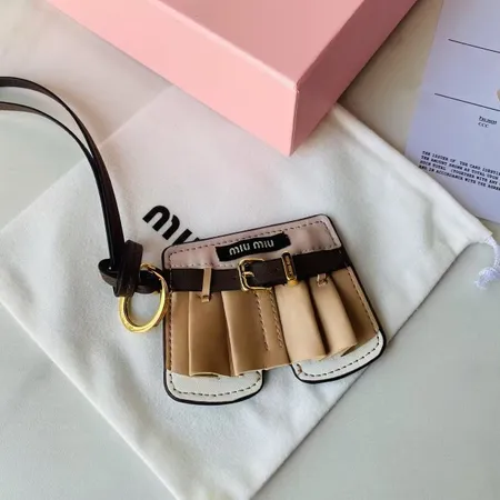 スーパーコピー ミュウミュウ キーホルダー