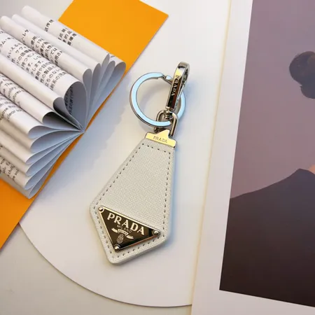 スーパーコピー プラダ キーホルダー