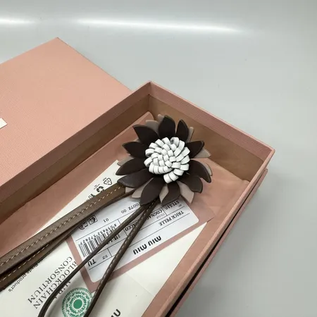 スーパーコピー ミュウミュウ キーホルダー