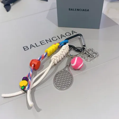 スーパーコピー バレンシアガ キーホルダー