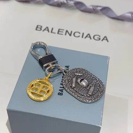 スーパーコピー バレンシアガ キーホルダー