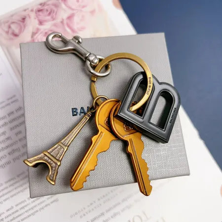 スーパーコピー バレンシアガ キーホルダー