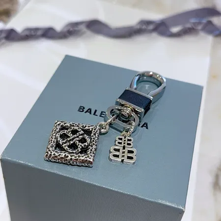 スーパーコピー バレンシアガ キーホルダー