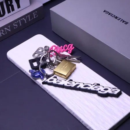スーパーコピー バレンシアガ キーホルダー