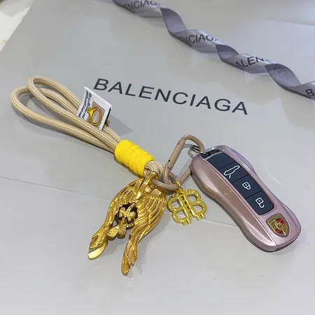 スーパーコピー バレンシアガ キーホルダー